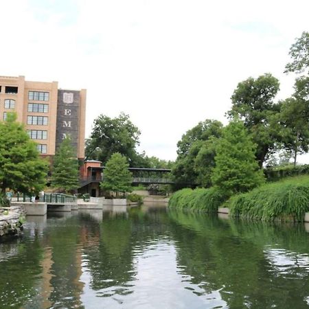 Charming Studio Wdeck Garden サンアントニオ エクステリア 写真