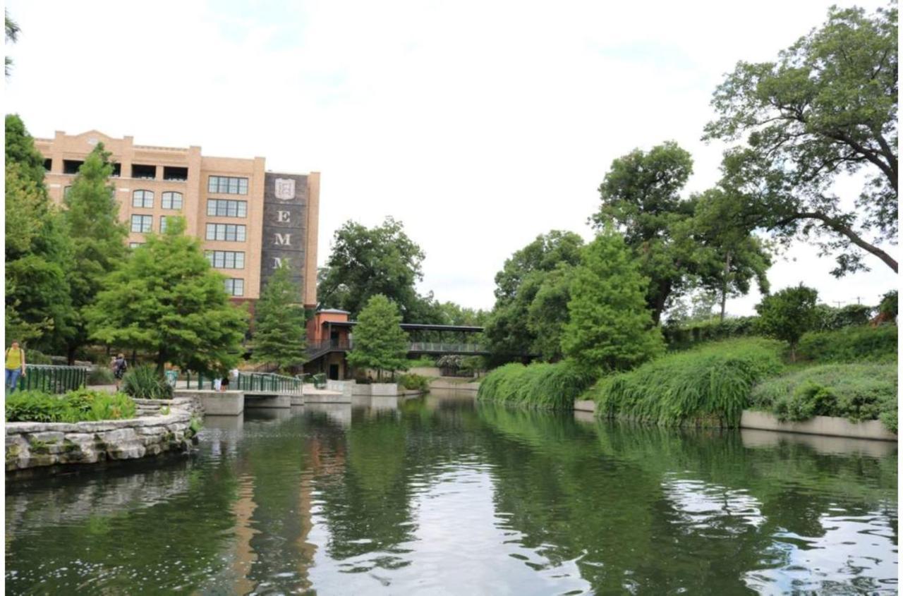 Charming Studio Wdeck Garden サンアントニオ エクステリア 写真