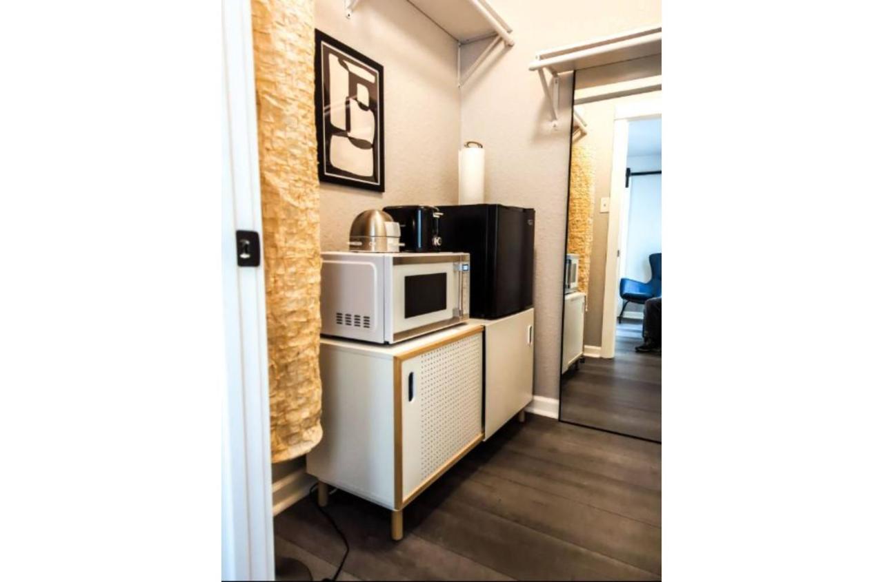 Charming Studio Wdeck Garden サンアントニオ エクステリア 写真